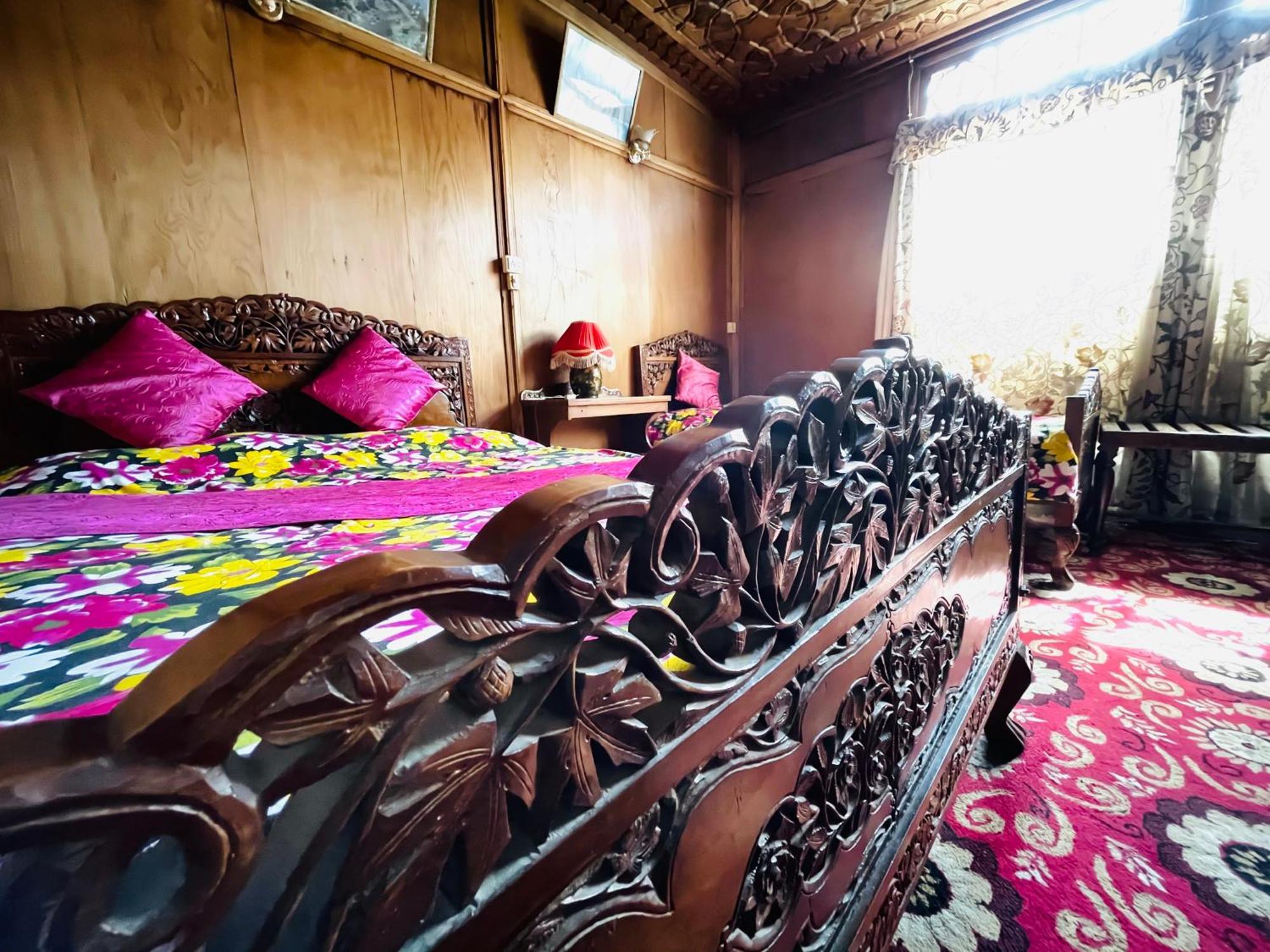 New Sea Palace Houseboats Srīnagar Exterior foto