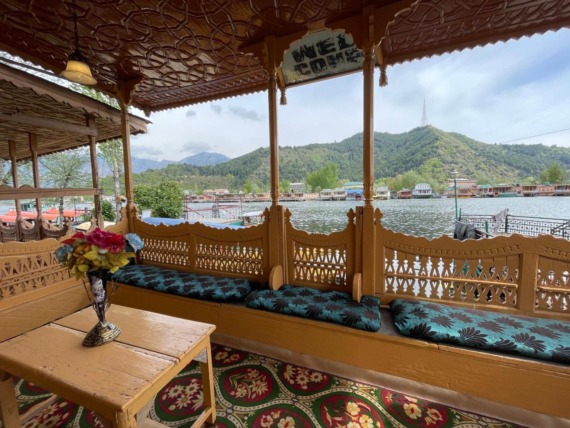 New Sea Palace Houseboats Srīnagar Exterior foto